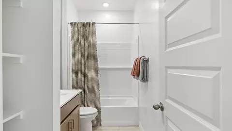 Bath - 2512 E Villa Linda Dr, Phoenix, AZ 85024 photo 5 of 10