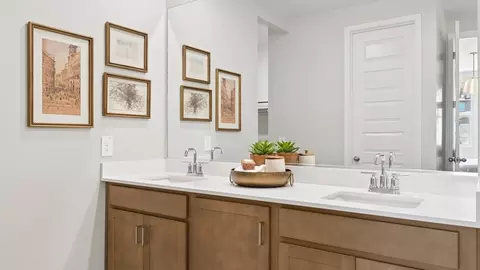 Bath - 2512 E Villa Linda Dr, Phoenix, AZ 85024 photo 1 of 10