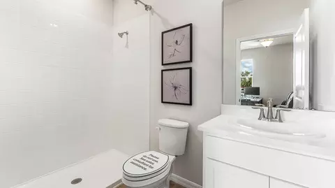 Bath - 1822 Hammock Trace Dr, Parrish, FL 34219 photo 4 of 7