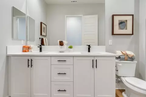Bath - 6533 Canyon Oaks, Simi Valley, CA 93063 photo 1 of 5