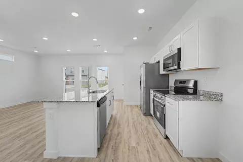 Kitchen - 571 Solar St, Centerton, AR 72713 photo 1 of 4