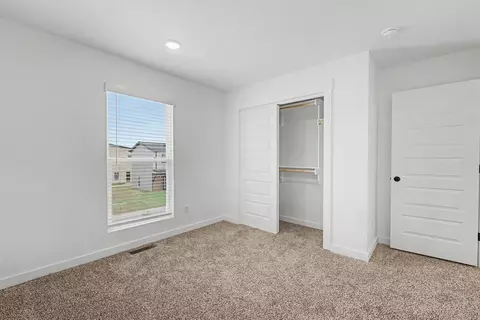 Bedroom - 571 Solar St, Centerton, AR 72713 photo 2 of 8