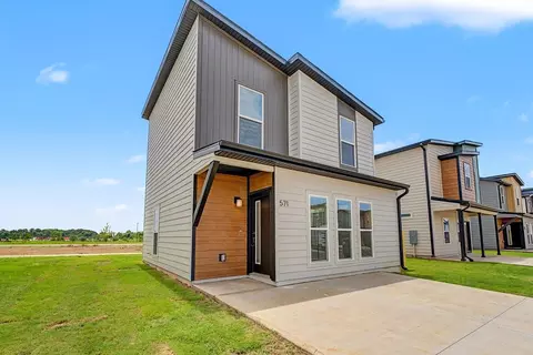 Exterior - 571 Solar St, Centerton, AR 72713 photo 2 of 5