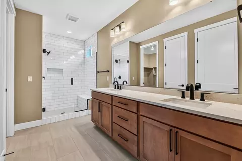 Bath - 5828 W Oxton St, Eagle, ID 83616 photo 1 of 1