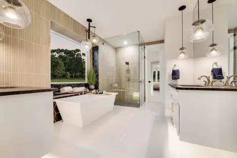 Bath - 3533 Ithaca St, Corinth, TX 76208 photo 1 of 3