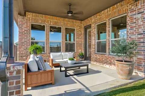 Exterior - 309 Palermo Dr, Justin, TX 76247 photo 2 of 9