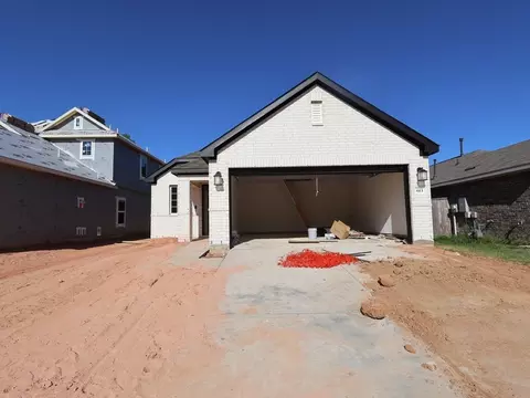 613 Falling Cave Dr, Willis, TX 77378
