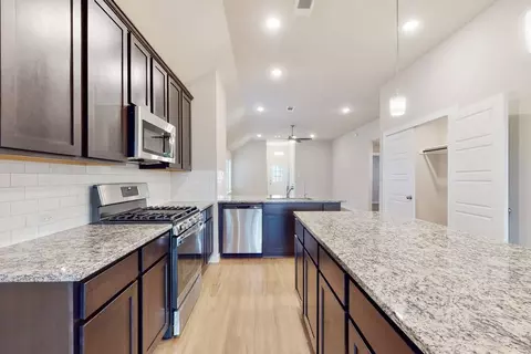 Kitchen - 613 Falling Cave Dr, Willis, TX 77378 photo 3 of 6