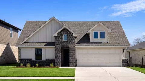2816 Casey Dr, Yukon, OK 73099