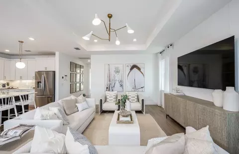 Living - 9931 Johnson Oaks Gln, Parrish, FL 34219 photo 1 of 2