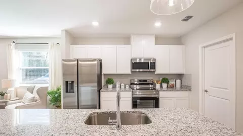Kitchen - 6322 Pecan Course Pl, Ocala, FL 34472 photo 1 of 6