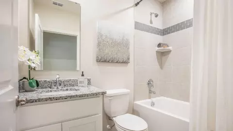 Bath - 6322 Pecan Course Pl, Ocala, FL 34472 photo 2 of 5