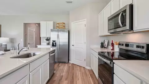 Kitchen - 9841 Coconut Ct, Spring Hill, FL 34608 photo 4 of 6