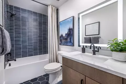 Bath - 141 Starhaven, Irvine, CA 92618 photo 2 of 6