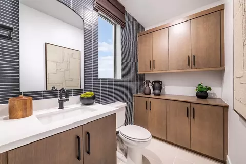 Bath - 141 Starhaven, Irvine, CA 92618 photo 5 of 6
