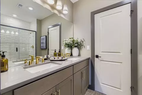 Bath - 5557 Portrush Loop, Elizabeth, CO 80107 photo 4 of 5