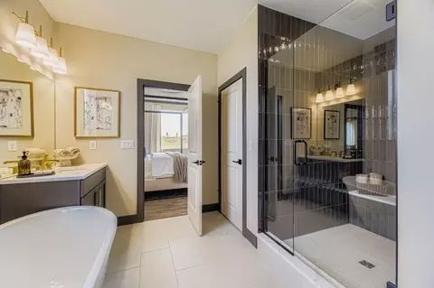 Bath - 5557 Portrush Loop, Elizabeth, CO 80107 photo 2 of 5
