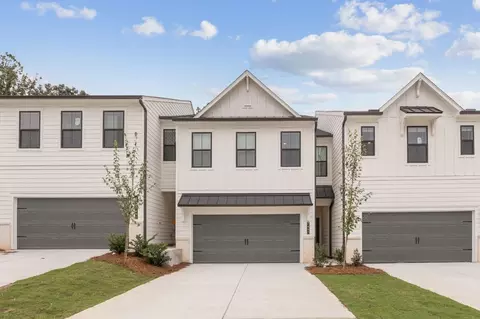 7497 Clover Ln, Flowery Branch, GA 30542