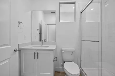 Bath - 481 Citrus Oak Rd, Glendora, CA 91740 photo 4 of 7