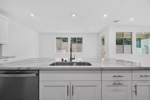 Kitchen - 481 Citrus Oak Rd, Glendora, CA 91740 photo 5 of 5