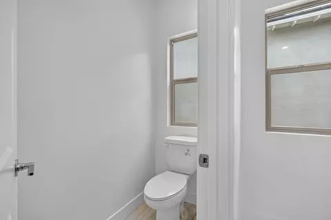 Bath - 481 Citrus Oak Rd, Glendora, CA 91740 photo 5 of 7