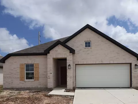 1066 Garnet Star Dr, La Marque, TX 77568