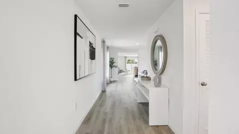 Entry Way - 421 Warm Heron Pl, Ruskin, FL 33570 photo 2 of 3