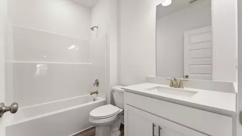 Bath - 150 Gray Owl Dr E, Freeport, FL 32439 photo 3 of 4