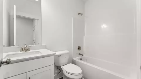Bath - 150 Gray Owl Dr E, Freeport, FL 32439 photo 4 of 4