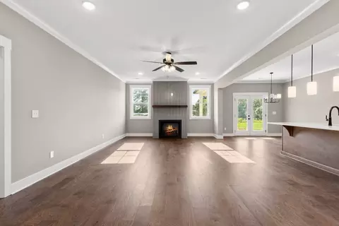 Living - 18 Main St, Madison, AL 35758 photo 1 of 4