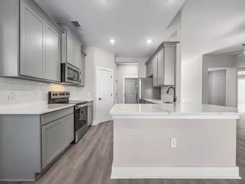 Kitchen - 13408 Lake Gallagher Dr, Dover, FL 33527 photo 1 of 1