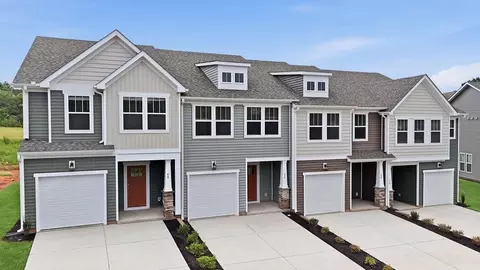 3 Starks Cir, Simpsonville, SC 29680
