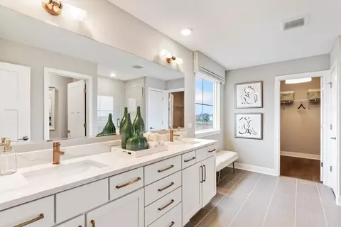 Bath - 12750 S Kerry Ln, Plainfield, IL 60585 photo 1 of 1