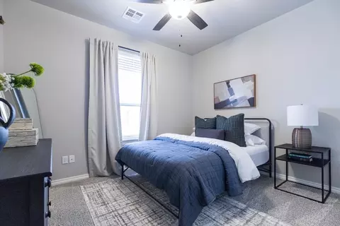 Bedroom - 932 Hydrangea Way, Edmond, OK 73034 photo 3 of 20