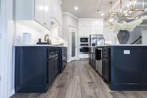 Kitchen - 932 Hydrangea Way, Edmond, OK 73034 photo 6 of 19