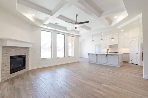 Living - 932 Hydrangea Way, Edmond, OK 73034 photo 5 of 20
