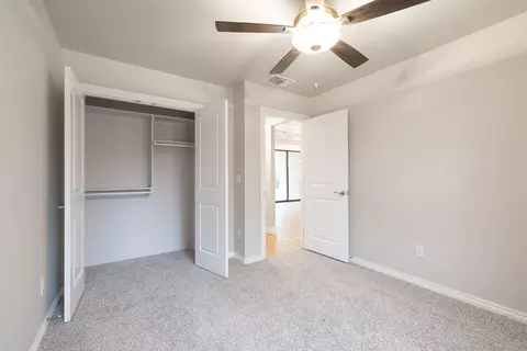 Bedroom - 932 Hydrangea Way, Edmond, OK 73034 photo 13 of 20