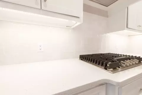 Kitchen - 932 Hydrangea Way, Edmond, OK 73034 photo 10 of 19