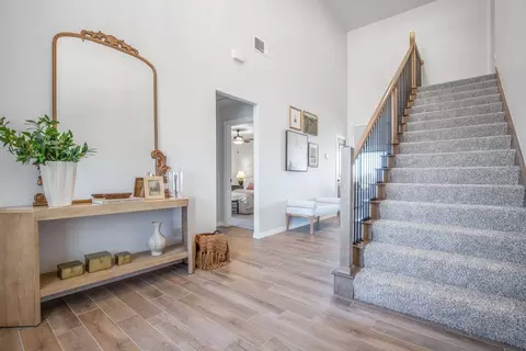 Entry Way - 932 Hydrangea Way, Edmond, OK 73034 photo 3 of 6