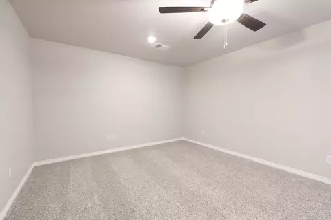 Bedroom - 932 Hydrangea Way, Edmond, OK 73034 photo 15 of 20
