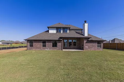 Exterior - 932 Hydrangea Way, Edmond, OK 73034 photo 24 of 35