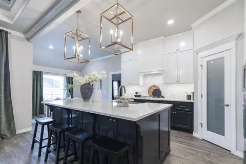 Kitchen - 932 Hydrangea Way, Edmond, OK 73034 photo 1 of 19