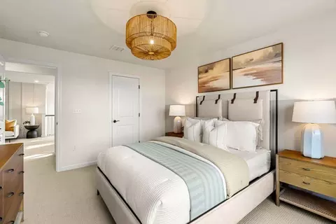 Bedroom - 30 E Point Dr, Rumford, RI 02916 photo 9 of 9