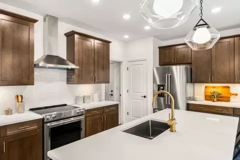 Kitchen - 30 E Point Dr, Rumford, RI 02916 photo 2 of 9