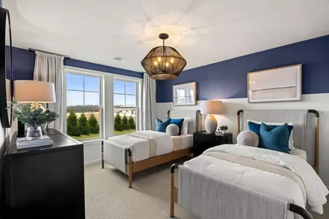 Bedroom - 30 E Point Dr, Rumford, RI 02916 photo 7 of 9