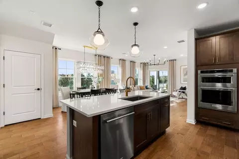 Kitchen - 30 E Point Dr, Rumford, RI 02916 photo 6 of 9