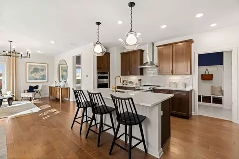 30 E Point Dr, Rumford, RI 02916