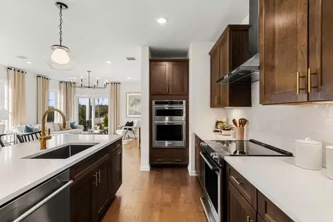 Kitchen - 30 E Point Dr, Rumford, RI 02916 photo 5 of 9