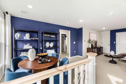 Entry Way - 30 E Point Dr, Rumford, RI 02916 photo 4 of 7