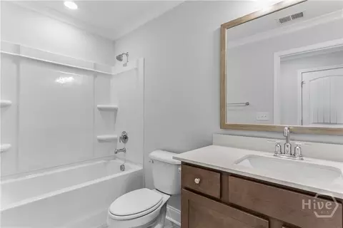 Bath - 188 Champlain Dr, Pooler, GA 31322 photo 2 of 7
